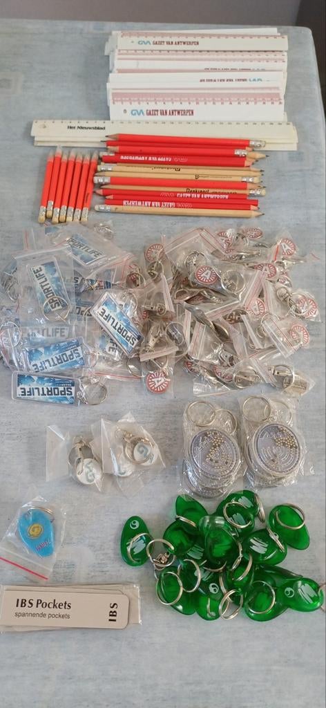 Schoolmateriaal, sleutelhangers, Verzamelen, Ophalen, Nieuw