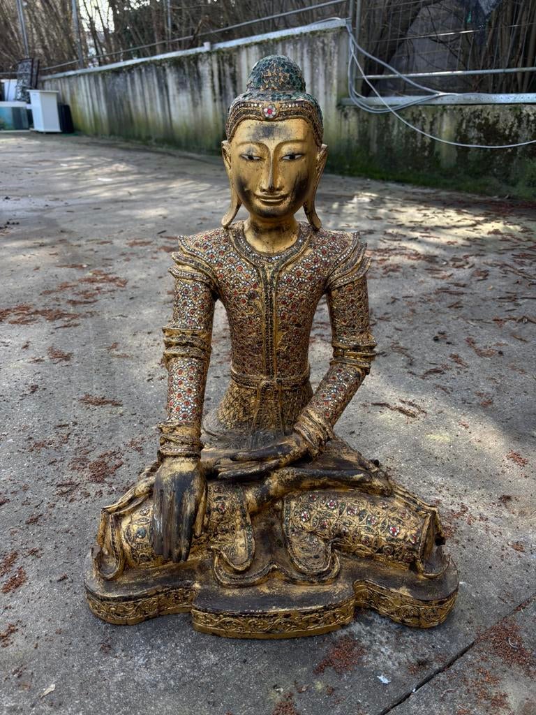 Grande statue indonésienne ancienne, Enlèvement, Utilisé