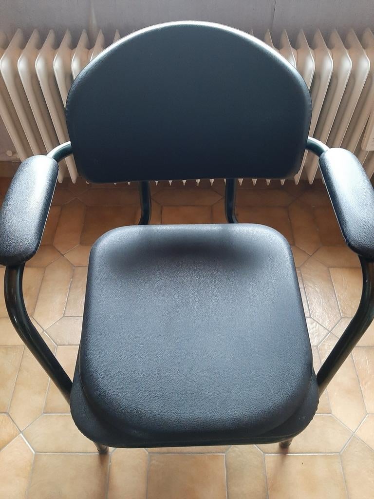 Toiletstoel / postoel met armleuningen – stevig model, Huis en Inrichting, Stoelen, Ophalen