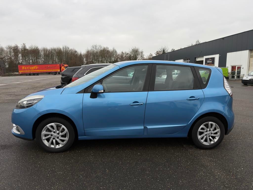 Renault Grand Scenic 1.6 i benzine, 174 g/km, 4 cilinders, Blauw, Bedrijf