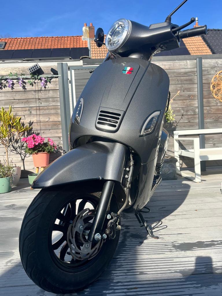 GTS Toscana, Ophalen, Gebruikt, Klasse A (25 km/u), Benzine