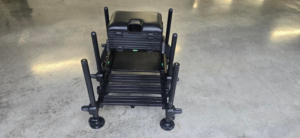 Zitbak hengelsport, Watersport en Boten, Ophalen, Zo goed als nieuw