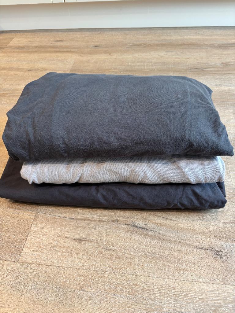 Hoeslakens, Enlèvement ou Envoi, Noir