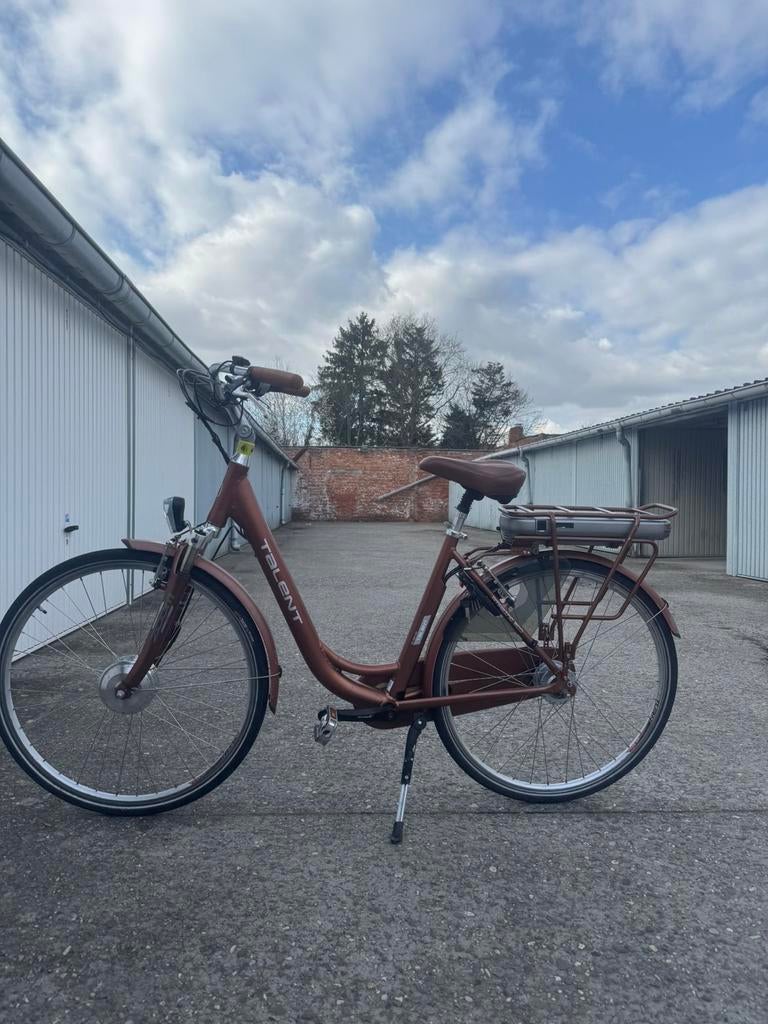 VÉLO ÉLECTRIQUE TALENT AVEC MOTEUR ARRIÈRE, Enlèvement, Comme neuf
