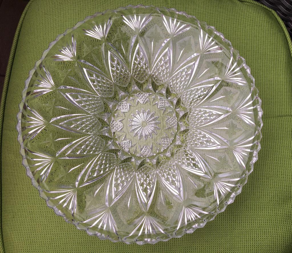 Glazen schotel, Ophalen of Verzenden, Zo goed als nieuw, Glas, Kom(men)