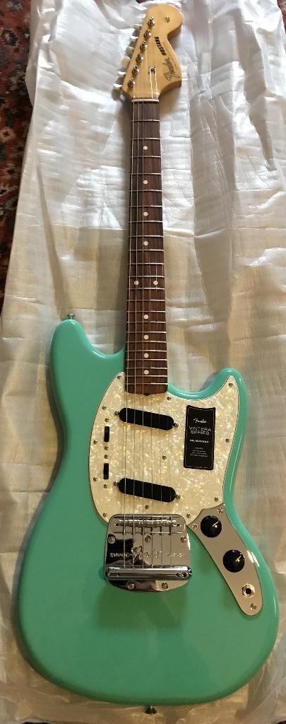 Fender Mustang Vintera SFG - 2022 - NEW, Ophalen, Nieuw, Solid body, Fender