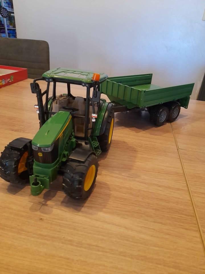 Tracteur et remorque, Enlèvement, Comme neuf