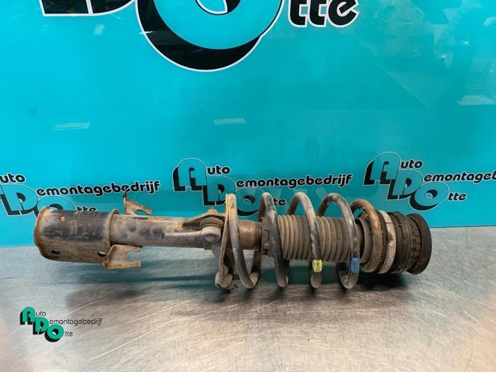 Barre amortisseur avant gauche d'un Mercedes Vito (Vito 96-), 3 mois de garantie, Utilisé, -, -