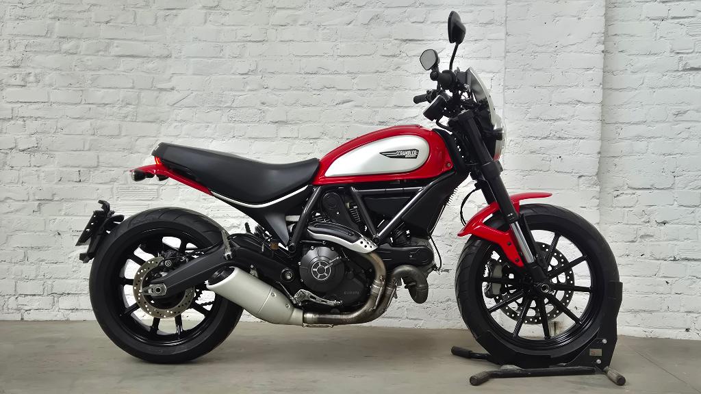 Ducati Scrambler 800 Icone — A2 (35 kW) — 2016 @motomobilia, Motos, Motos | Ducati, Entreprise, 800 cm³, 2 cylindres, Permis Moto A2 minimum