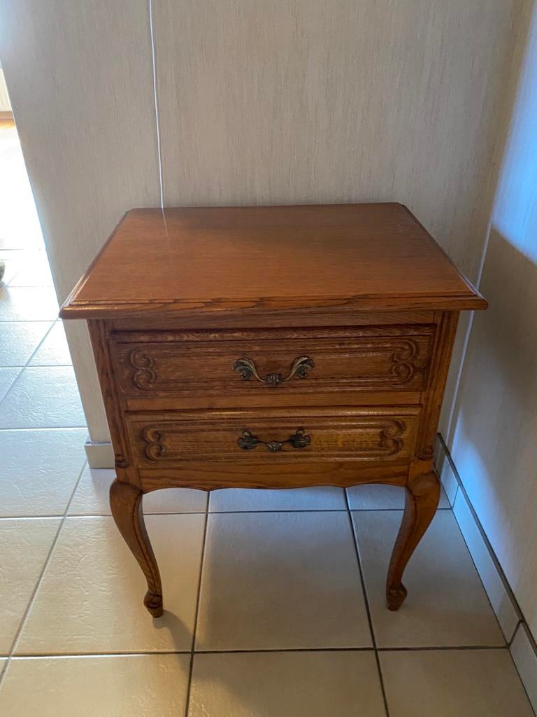 Klein eiken ladekastje, Ophalen, Zo goed als nieuw