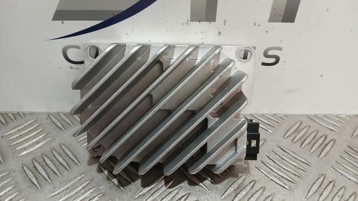 Amplificateur radio d'un Mercedes CLA, 3 mois de garantie, Utilisé, -, -