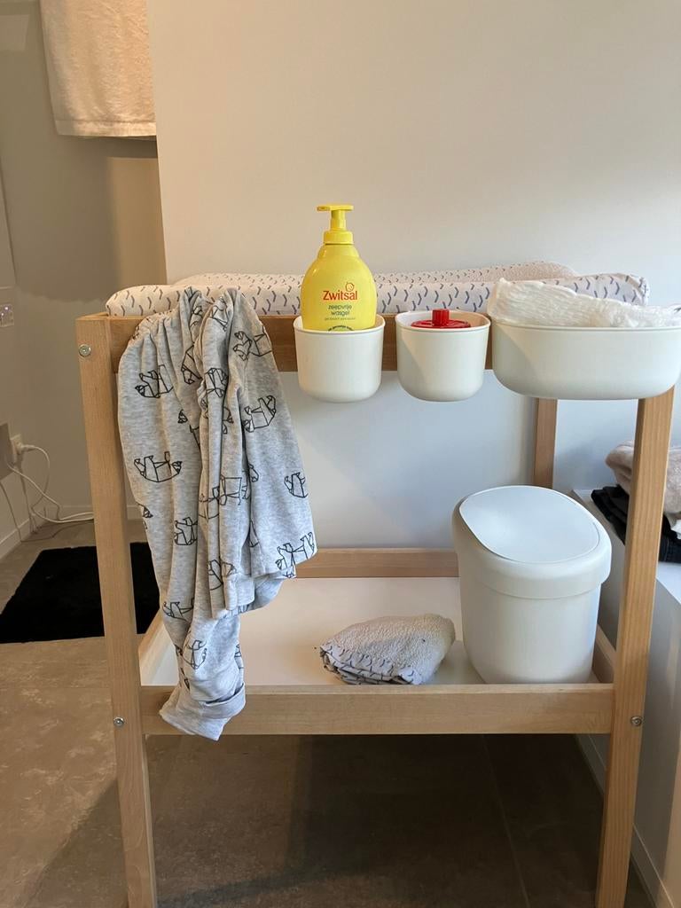 Verzorgingstafel Ikea met handige bakjes, Enlèvement, Comme neuf, Coussin à langer, Autres marques