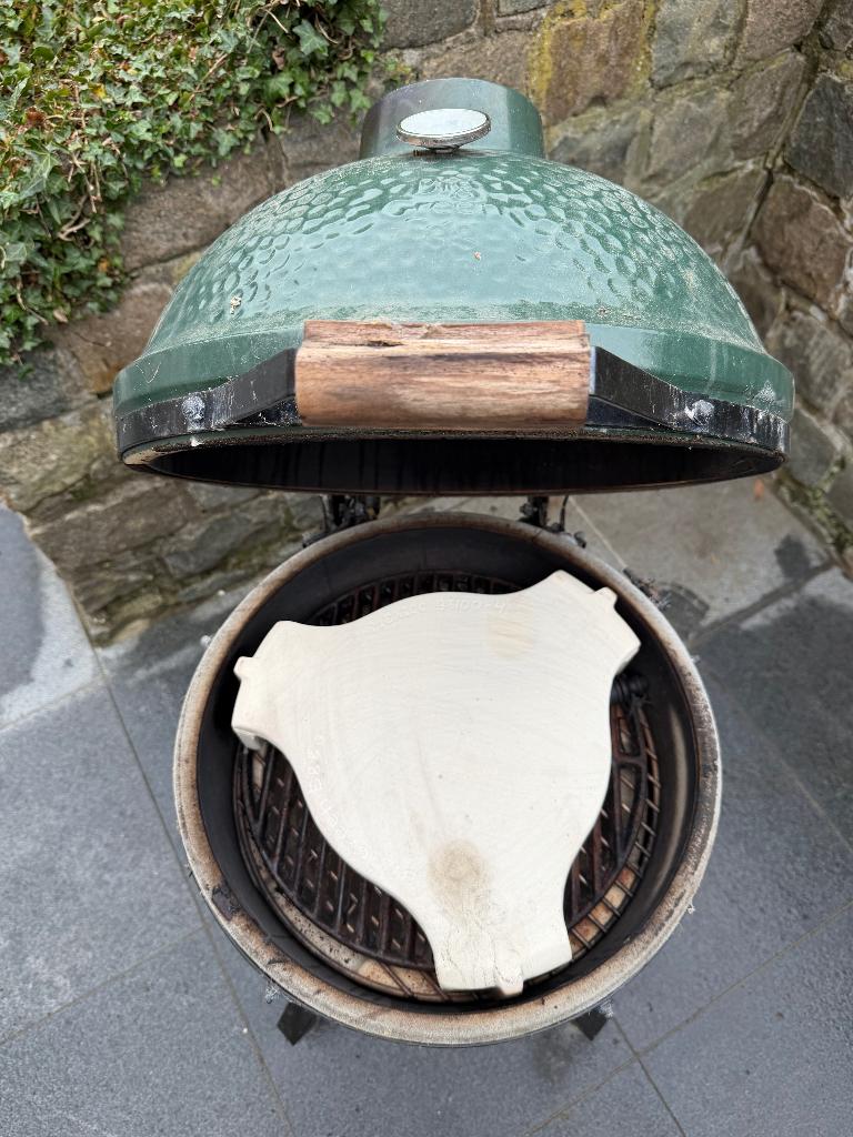Big Green Egg Medium, Tuin en Terras, Ophalen, Gebruikt, Big Green Egg, Met accessoires