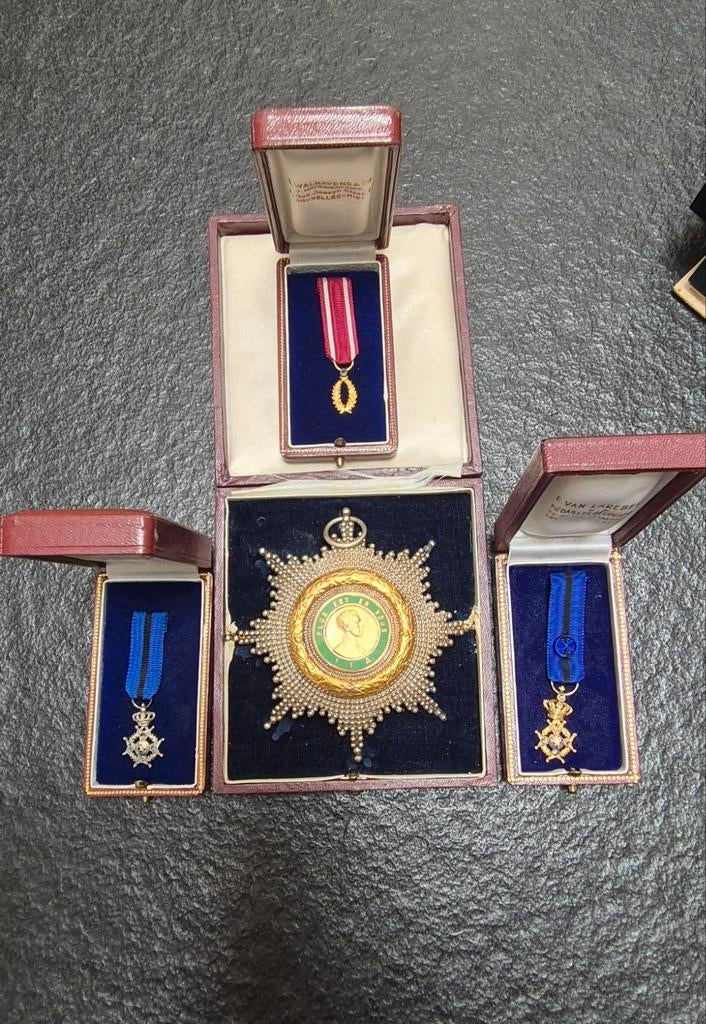 Lot médailles militaires belge, Collections