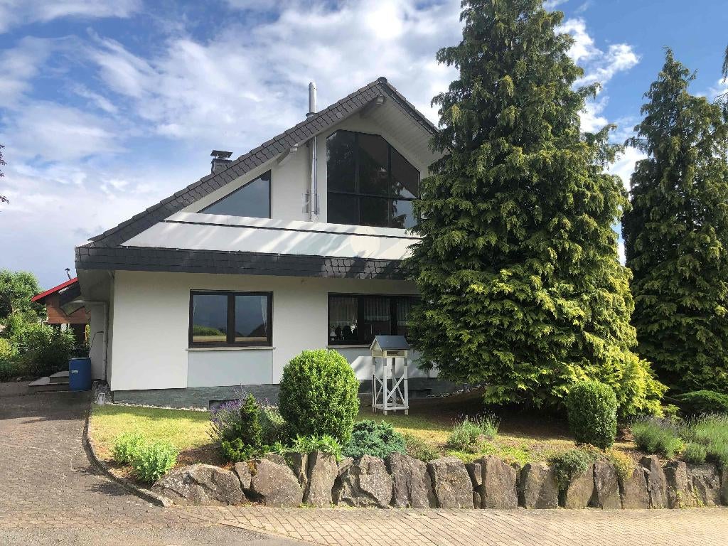 Nabij Korbach, Duitsland, tegen bosrand gelegen mooie villa, Immo, Buitenland, 11 kamers, Woonhuis, Duitsland, Verkoop zonder makelaar