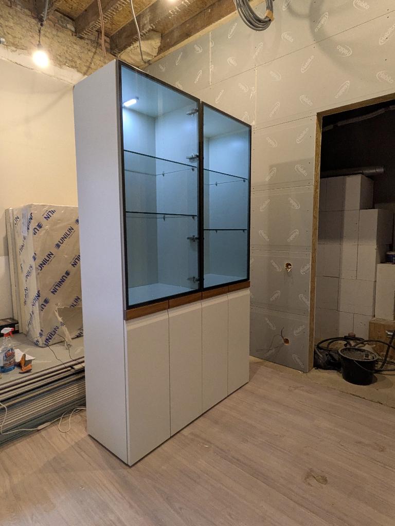 hulsta - Hülsta design vitrinekasten set, Maison & Meubles, Armoires | Vitrines, Utilisé, 200 cm ou plus, Avec porte(s), Avec tablette(s)