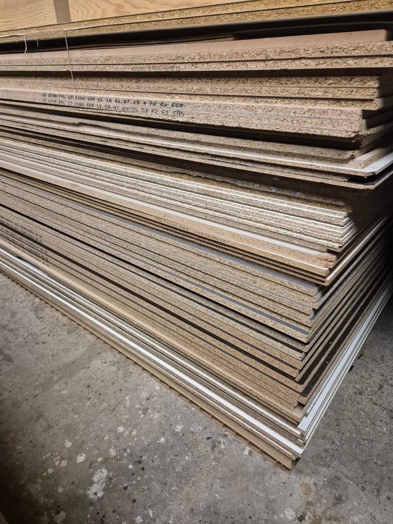 Te koop spaanderplaten., Ophalen