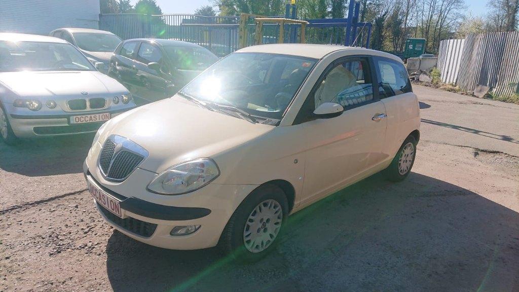 Lancia Ypsilon 1200cc essence 2006 173000km clim GARANTIE, Auto's, Lancia, Voorwielaandrijving, Alcantara, Beige, Bedrijf