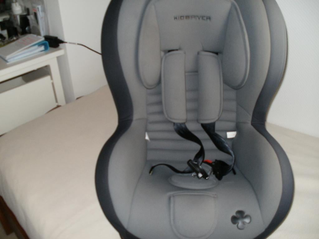 KIDSRIVER kinder autostoeltje compleet nieuwstaat., Kinderen en Baby's, Autostoeltjes, Autogordel, Zijbescherming, Zo goed als nieuw