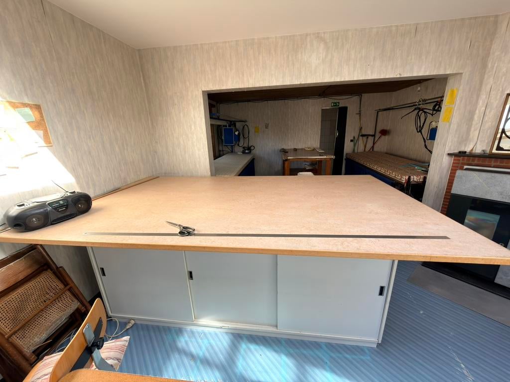 Grote tafel/werkbank knip en patroontafel uit atelier, Hobby en Vrije tijd, Naaimachines en Toebehoren, Gebruikt, Accessoires