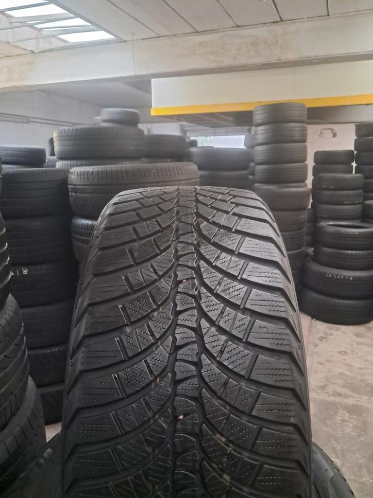24540r19 245 40 r19 245/40/r19 KUMHO Hiver avec montage, Enlèvement ou Envoi