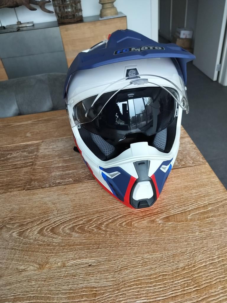 FC Moto helm met geïntegreerde zonneklep, Motoren, Ophalen of Verzenden