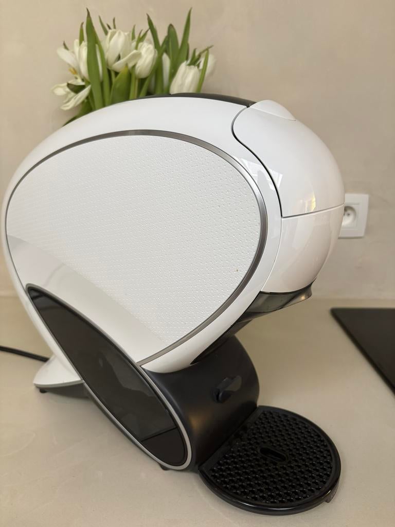 Nieuwe NEO Latté, Ophalen, Zo goed als nieuw, Koffiepads en cups