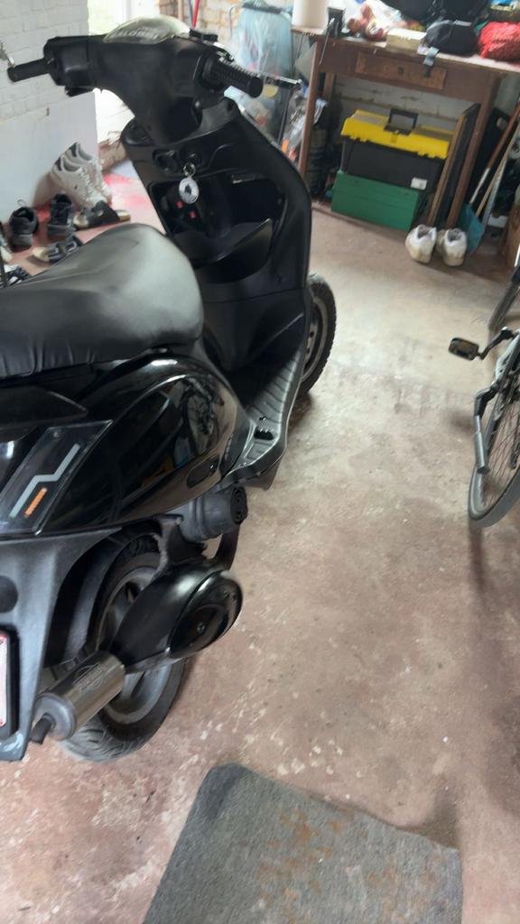 Piaggio zip 70 cc, Vélos & Vélomoteurs, Scooters | Piaggio, Enlèvement, Comme neuf, Zip