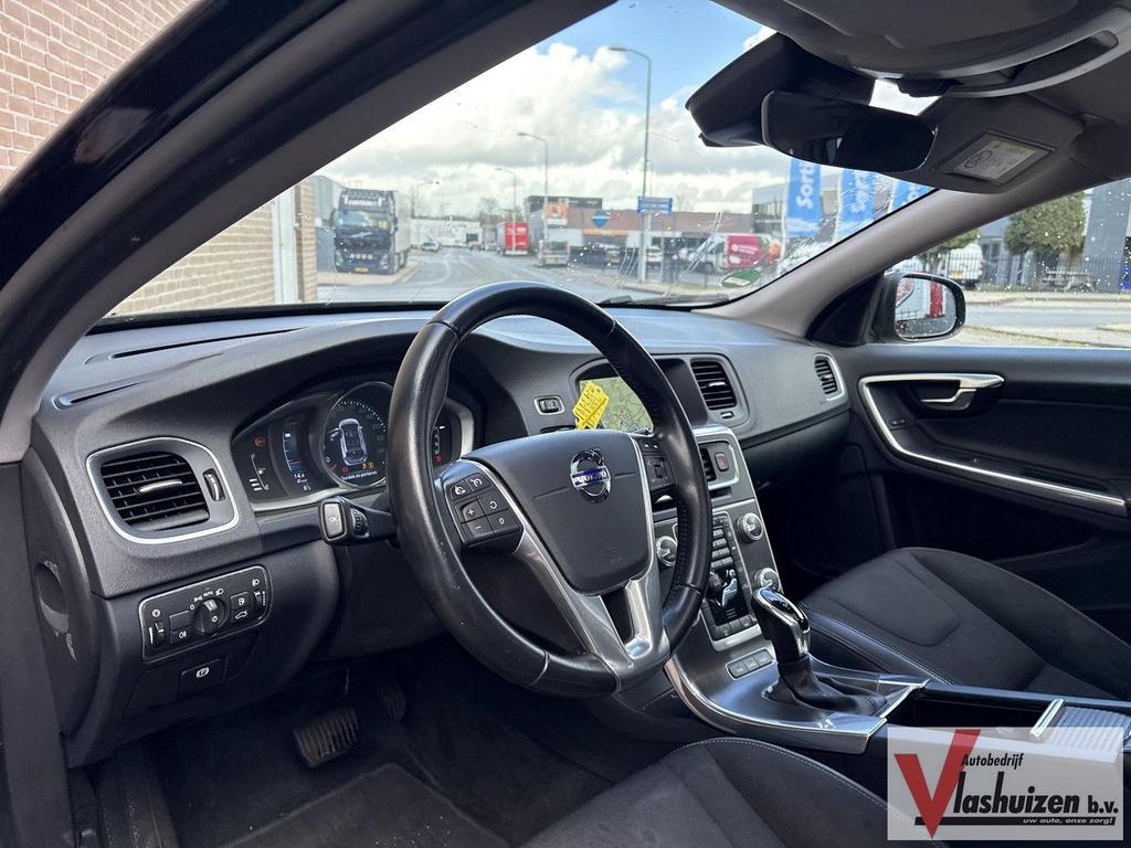 Volvo V60 2.4 D6 Twin Engine Summum | Pano | Cruise | Climat, Auto's, Zwart, 48 g/km, Zwart, Break
