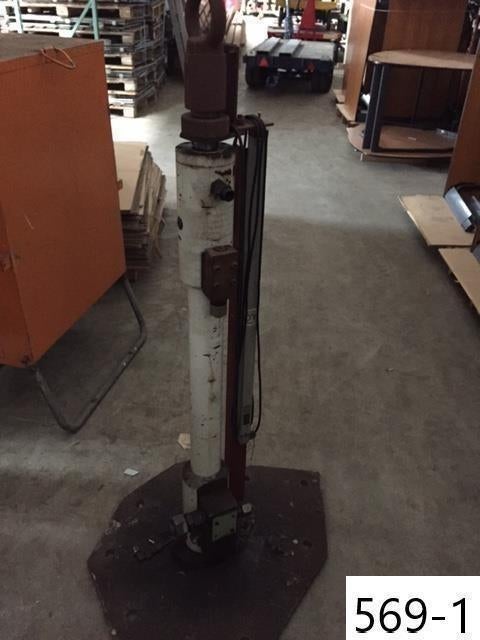 0569. Cilinder / hydraulisch / hydrauliek / met voet, Doe-het-zelf en Bouw, Ophalen, Gebruikt