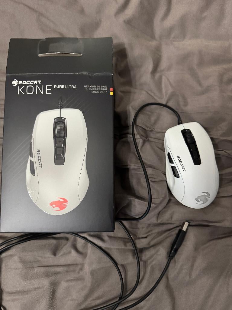 Souris Roccat Kone Pure Ultra, Souris, Enlèvement ou Envoi, Comme neuf, Filaire