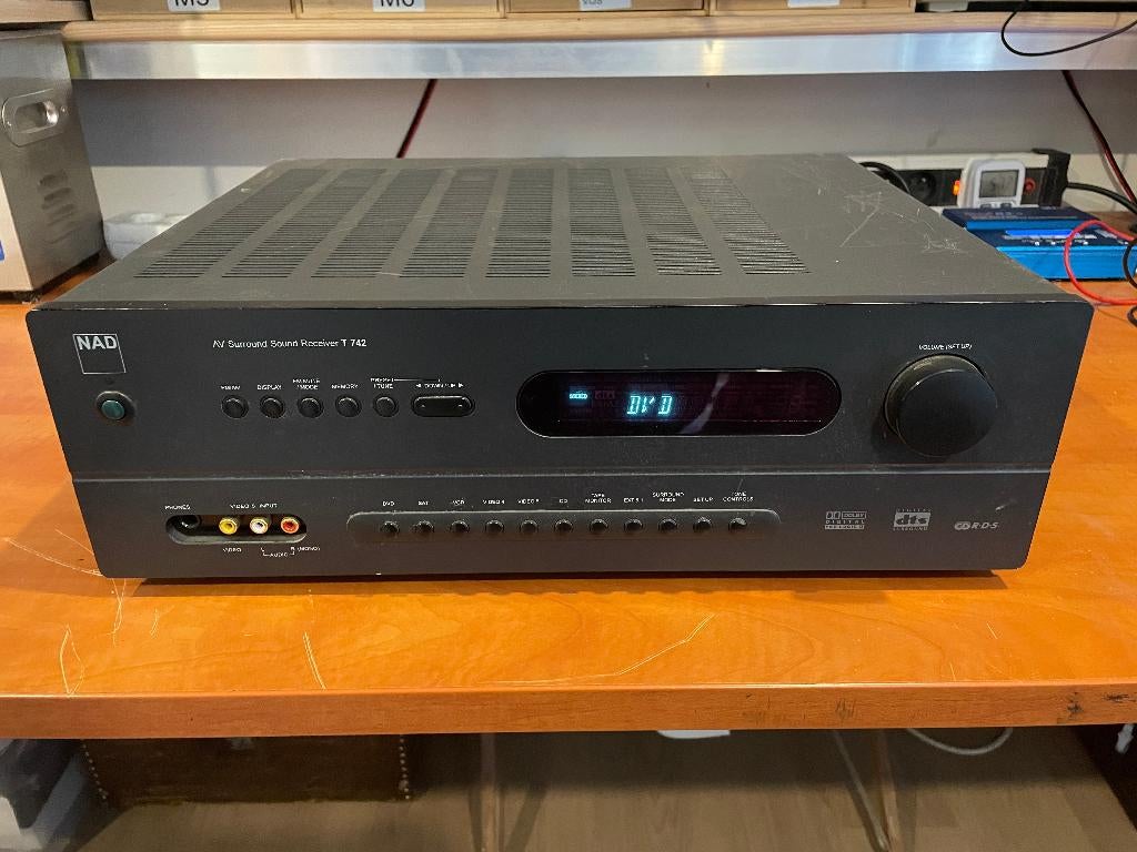 NAD T742 A/V Surround Sound Receiver, Autres marques, Reconditionné, Enlèvement, Stéréo