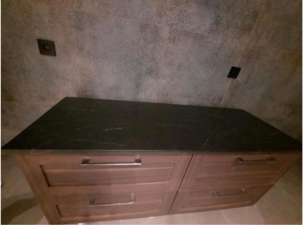 Plan de travail, motif en marbre noir/recouvert d'une feuill, Bricolage & Construction, Neuf, Moins de 200 cm, Autres essences de bois