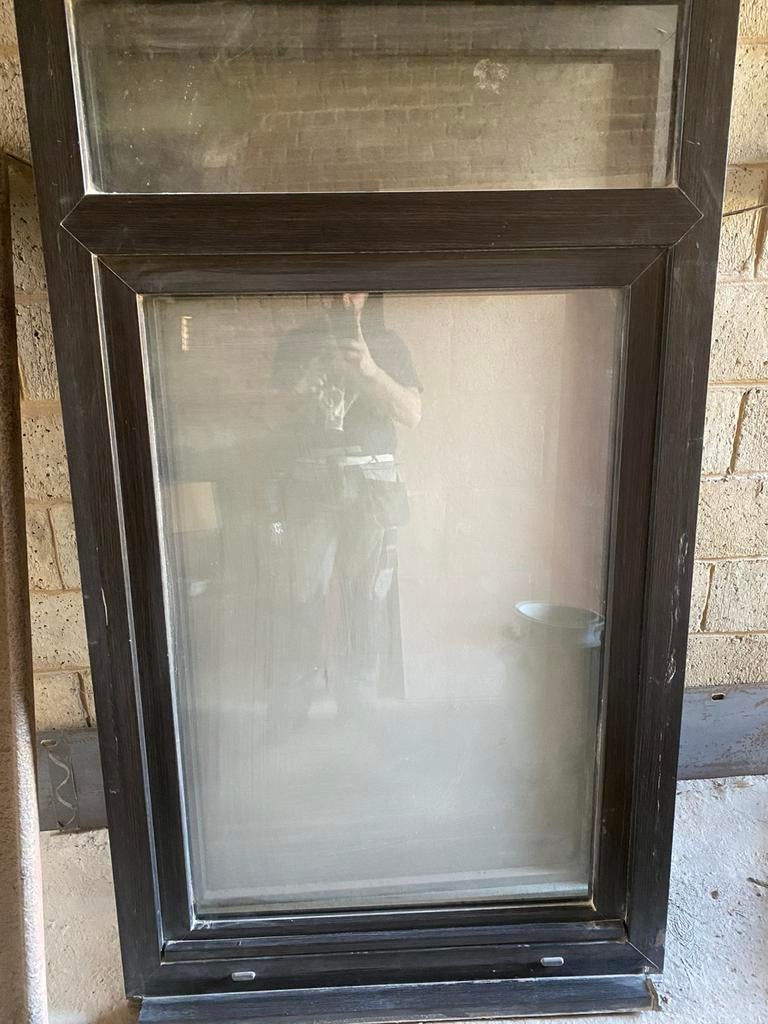 2 chassis 174x97 oscillo battant 100€ /pièce, Enlèvement, Comme neuf