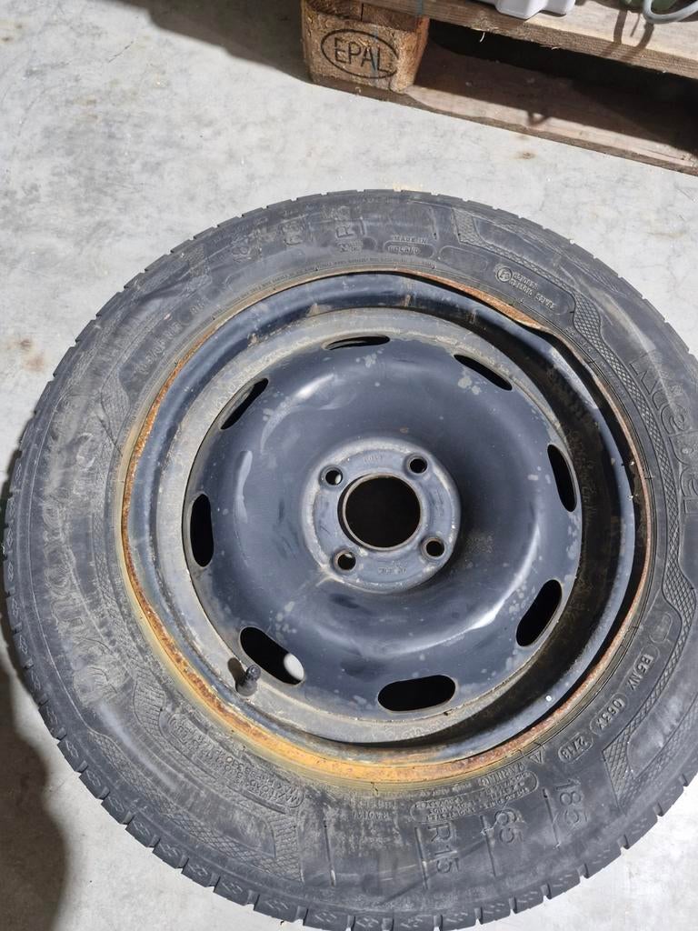 Pneu de secours pour pneus de voiture 4 boulons 185/65 R15, Autos : Pièces & Accessoires, Pneus & Jantes, Kleber, Enlèvement