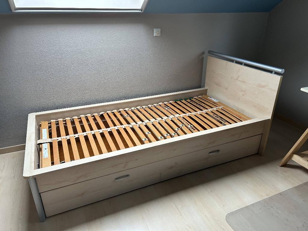 Eenpersoonsbed met lattenbodem, lade en nachttafel, Ophalen, 100 cm, Eenpersoons, Zo goed als nieuw