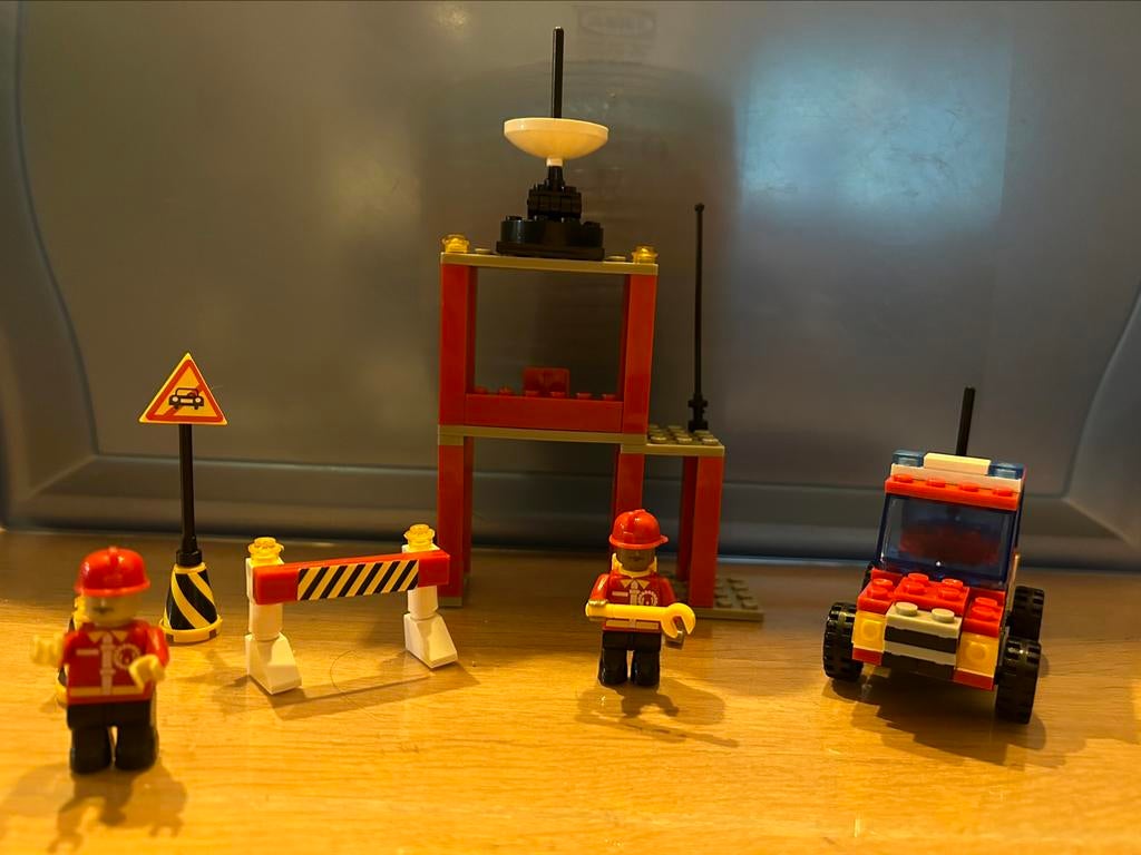 Kleine brandweergarage met auto, Ophalen of Verzenden, Zo goed als nieuw, Complete set, Lego