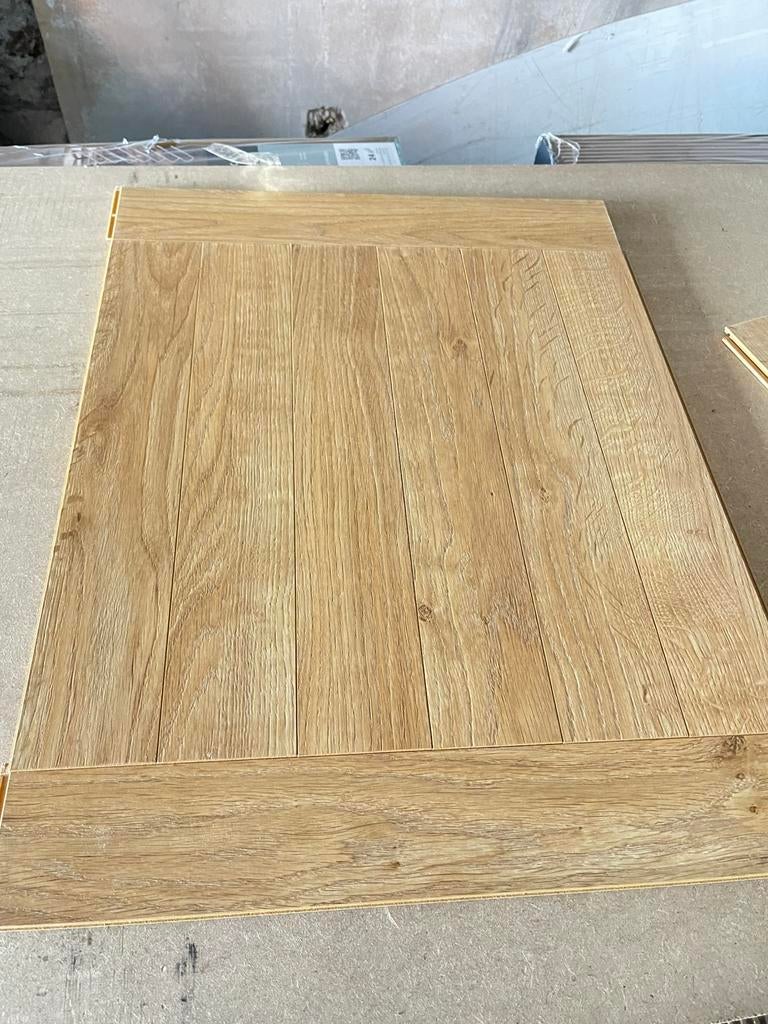 300m2 Parquet Flottant Stratifié 8mm, Enlèvement, Comme neuf, Parquet