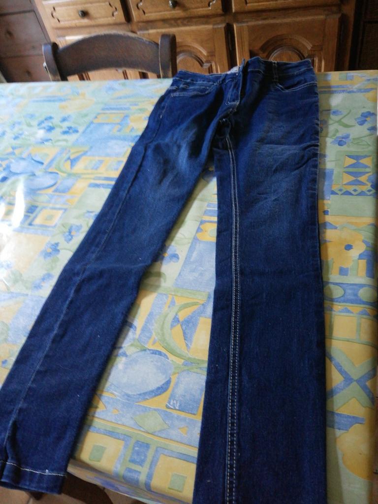 Jeans garçon. Taille 12 ans. Neuf., Enlèvement ou Envoi, Comme neuf, Garçon