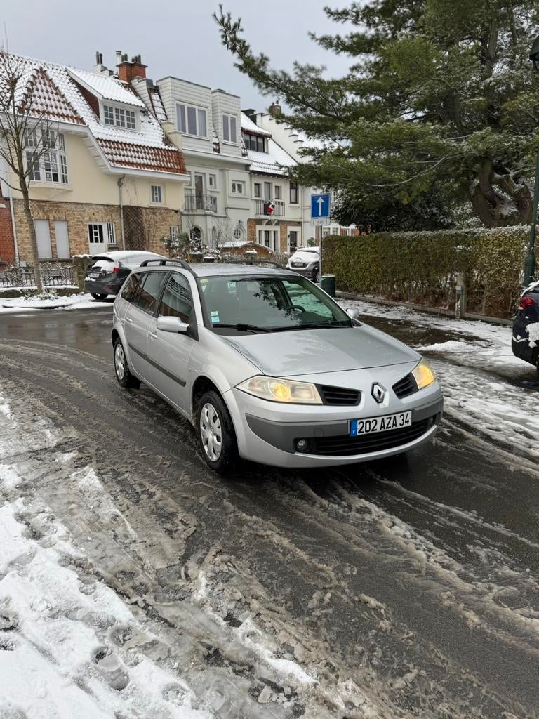 Renault megan 2008 essance papier francais, Autos, Boîte manuelle, Entretenue par le concessionnaire, 5 portes, Particulier