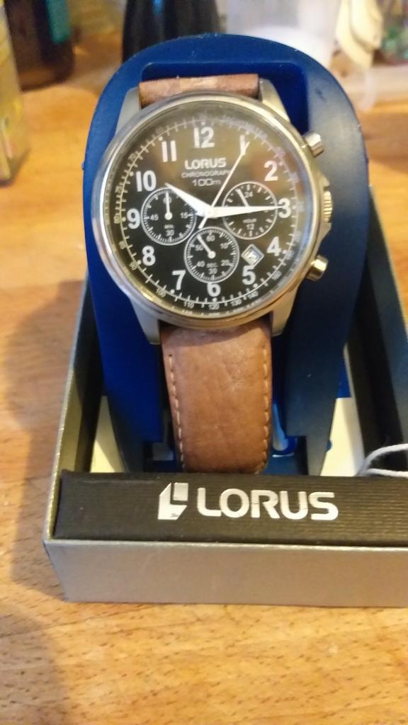 Lotus vintage avec bracelet en cuir RT351CX-9, Bijoux, Sacs & Beauté, Montres | Hommes, Enlèvement, Comme neuf