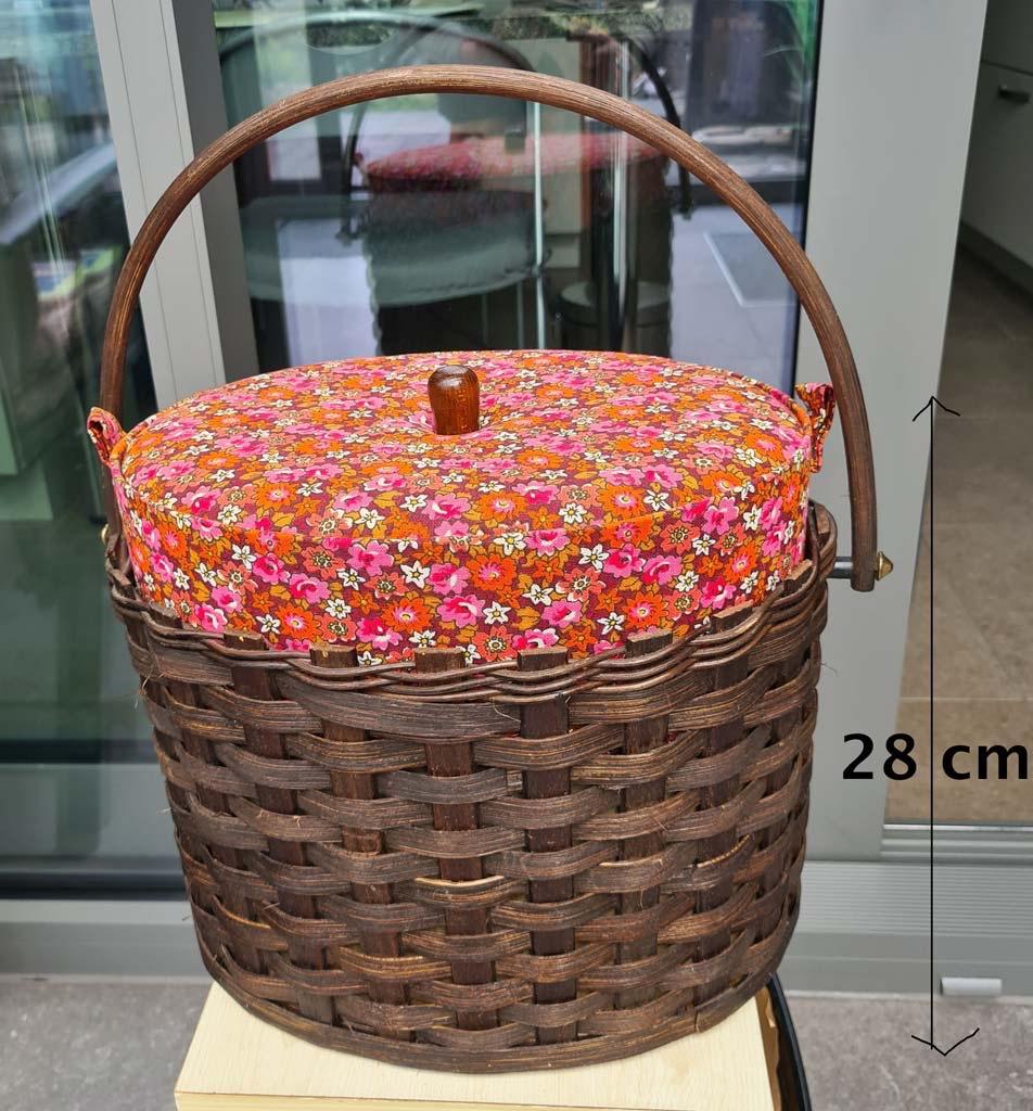 vintage hoge naaimand - opbergmand -lees info aub, Hobby en Vrije tijd, Overige Hobby en Vrije tijd, Zo goed als nieuw, Ophalen