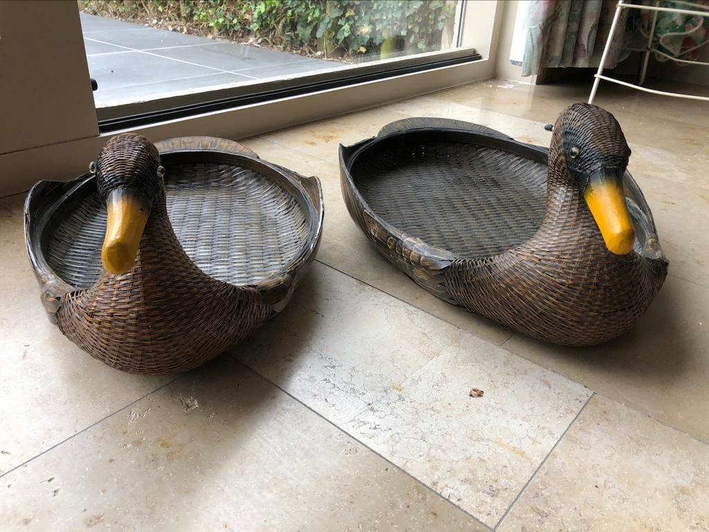 2 manden in riet in vorm v eend, Ophalen of Verzenden, Riet