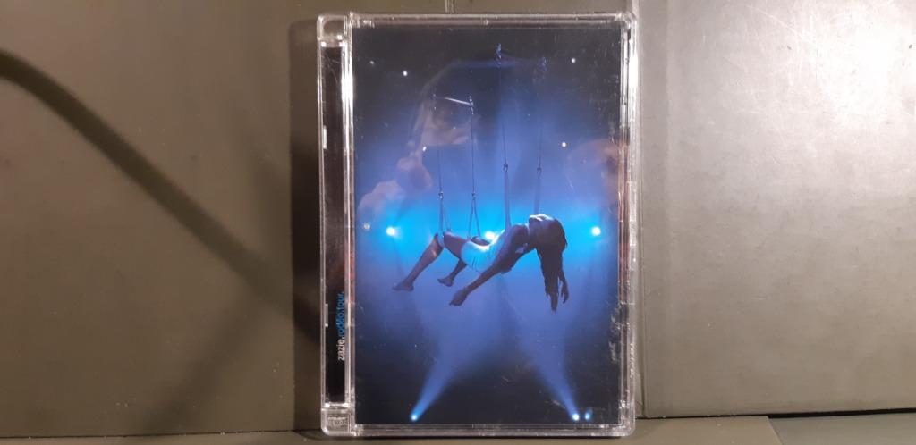 ZAZIE Rodéo Tour, Enlèvement, Utilisé