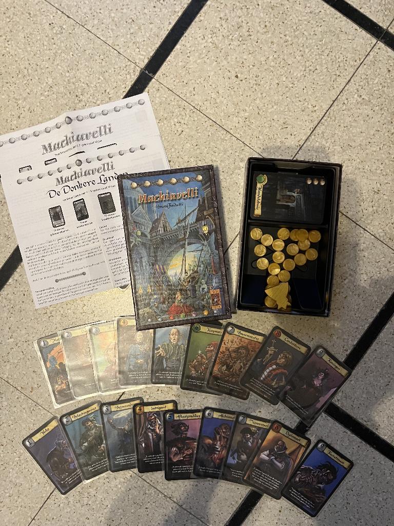 Machiavelli + uitbreiding De donkere landen, Hobby en Vrije tijd, Een of twee spelers, Ophalen of Verzenden, Gebruikt, 999 Games