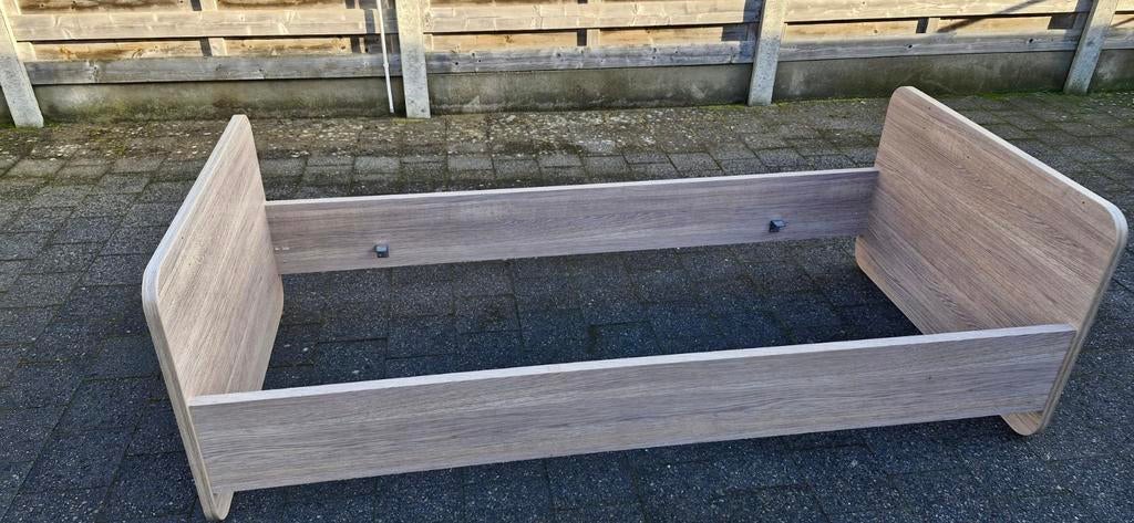 Eénpersoonsbed met lattenbodem, Huis en Inrichting, Slaapkamer | Bedden, Ophalen