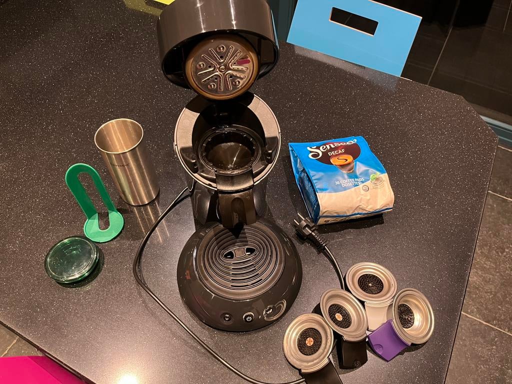 Senseo Philips, deca pads, extra padshouders, bewaardoos, Elektronische apparatuur, Koffiezetapparaten, Ophalen, Zo goed als nieuw