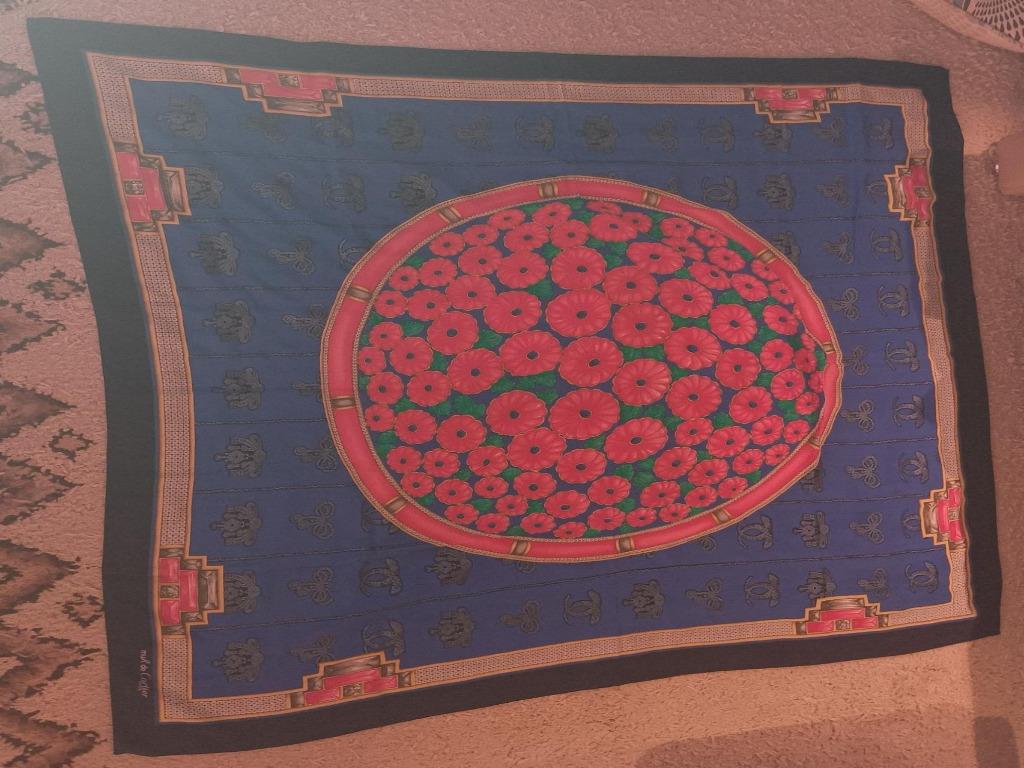 carré de soie must de cartier135*135, Must de cartier, Taille 46/48 (XL) ou plus grande, Enlèvement ou Envoi, Comme neuf