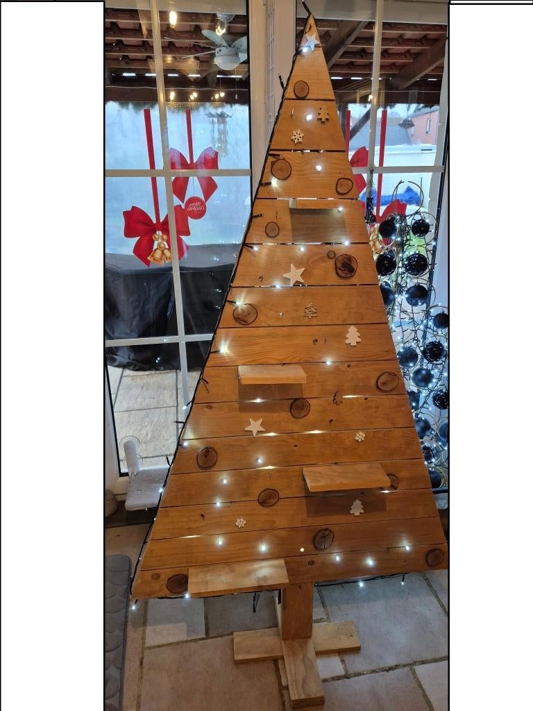 Houten dennenboom 1 meter 70 x 98 cm met lampenset, Diversen, Kerst, Zo goed als nieuw, Ophalen