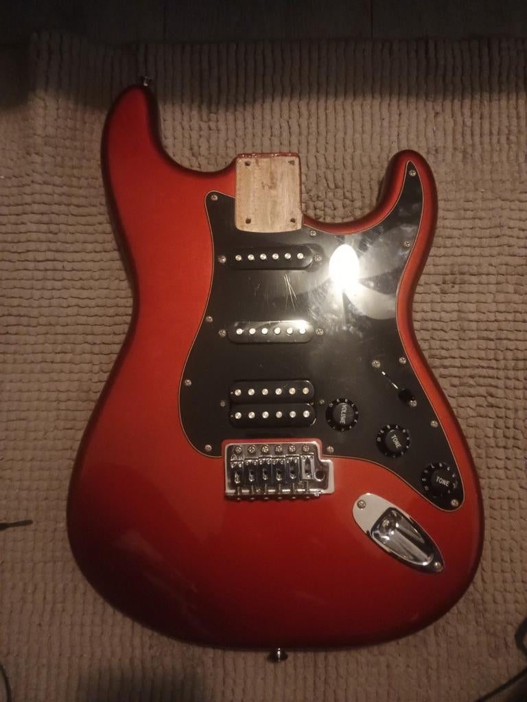 Squier affinity series stratocaster candy apple red, Muziek en Instrumenten, Snaarinstrumenten | Gitaren | Elektrisch, Ophalen of Verzenden